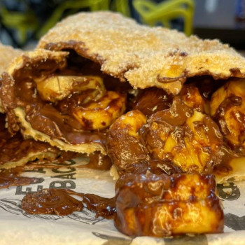 Pastel Banana Com Chocolate preto